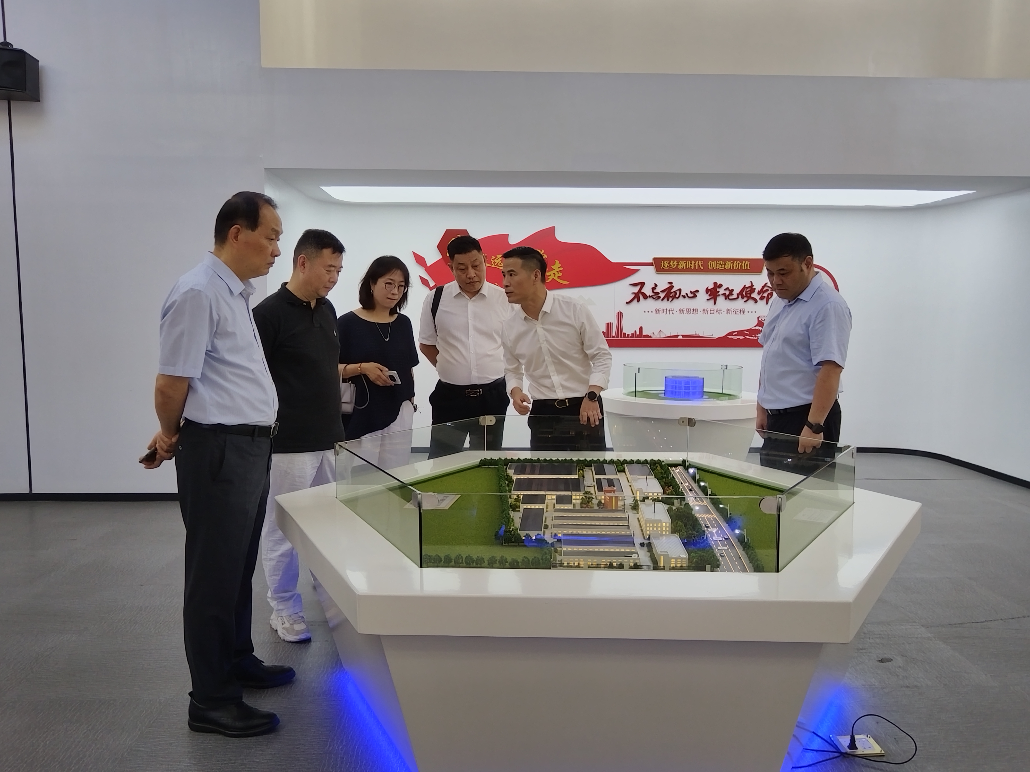 浙江游览投资集团副总经理蔡耘一行光临j9国际站备用文创集团调研领导