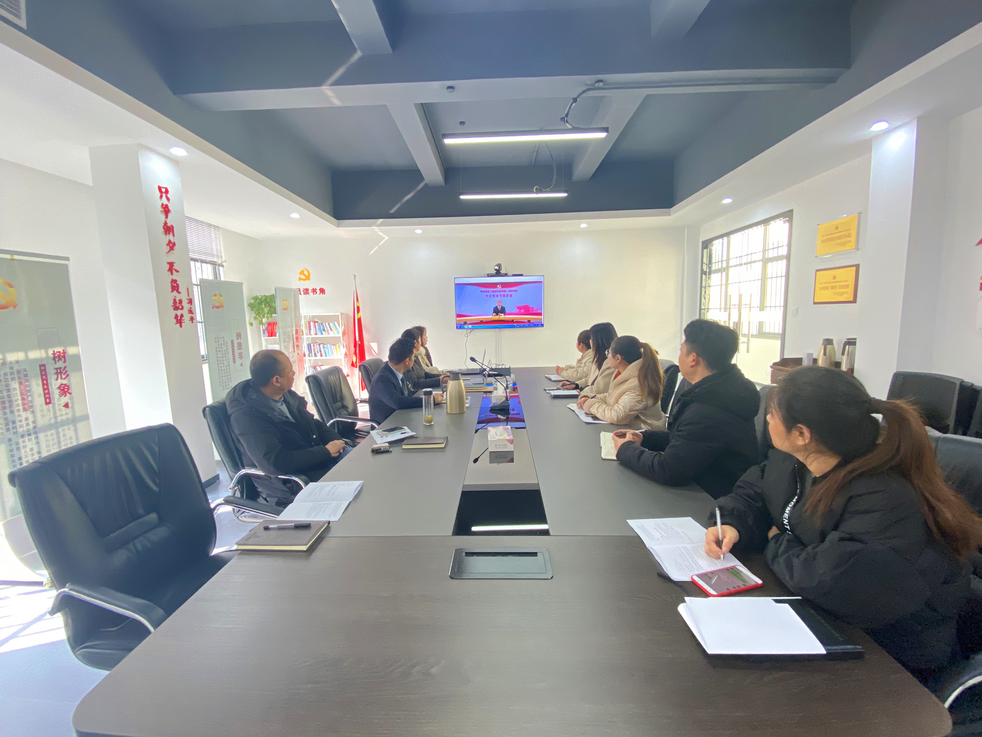 学党史 悟思想——庐阳j9国际站备用文创园党支部组织发展党史进建教育活动