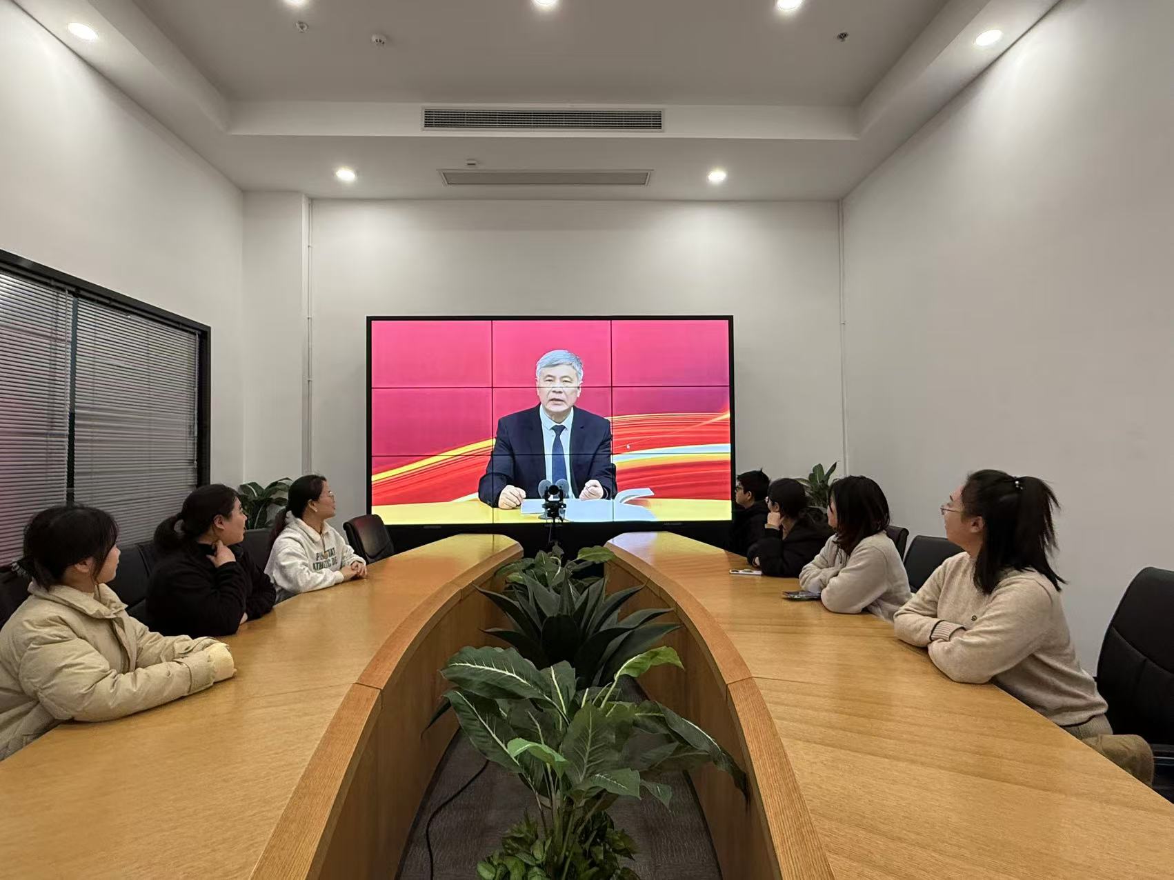 j9国际站备用文创集团行政党支部发展“深刻进建贯彻党的二十届三中全会心灵”主题党日活动