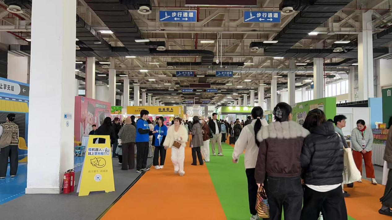 钱江商城&水晶城结合贸易中心治理委员会招商部派员参观2026杭州宠物潮水创新展览会