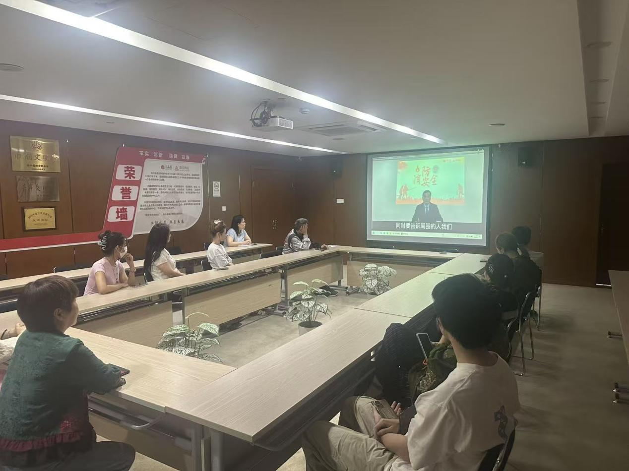 钱江商城发展新商户培训 服膺规范经营与消防安全进建
