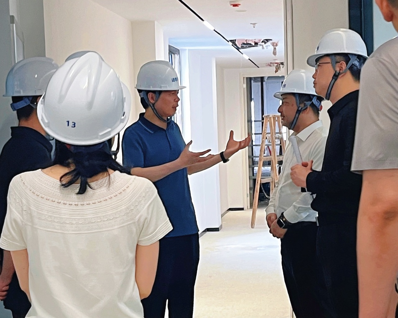合肥市委常委、常务副市长李命山光临355创意社区调研领导