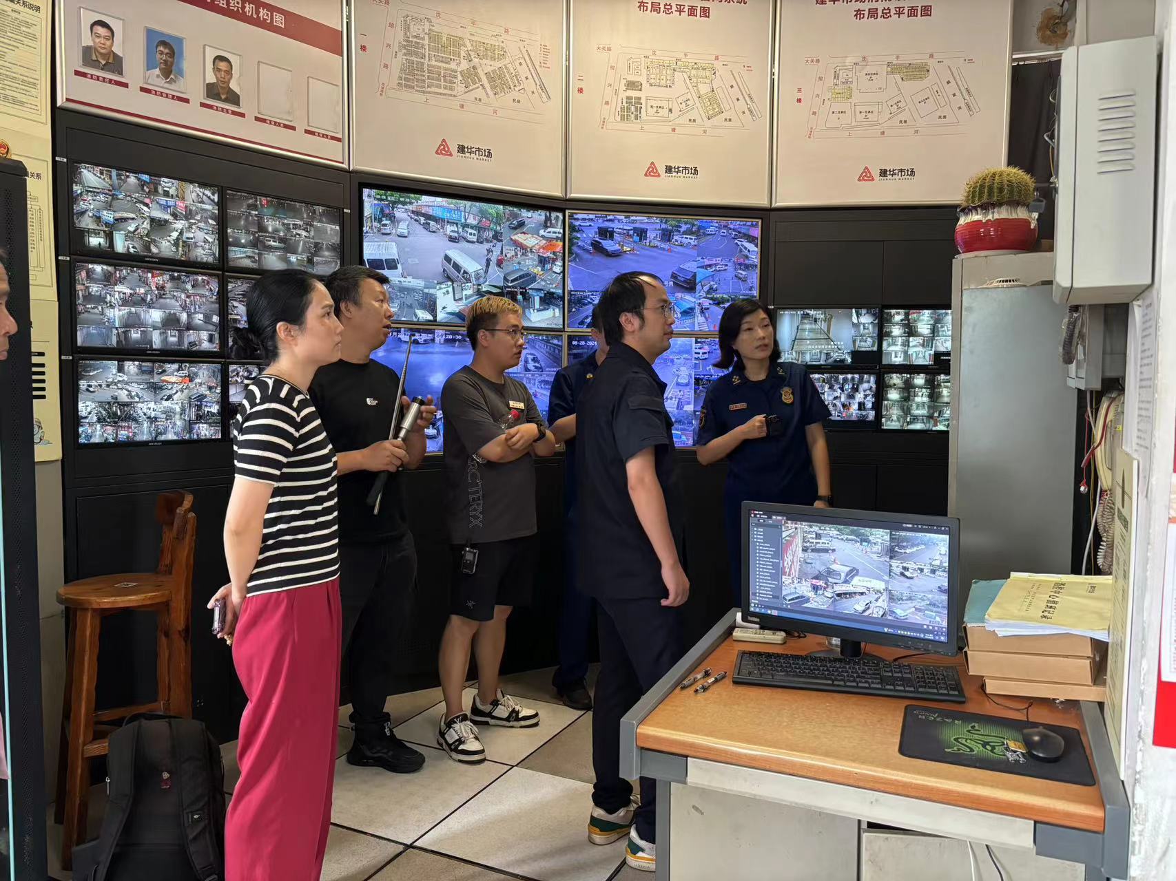 拱墅区消防接济大队赴j9国际站备用五金市场共筑消防安全樊篱