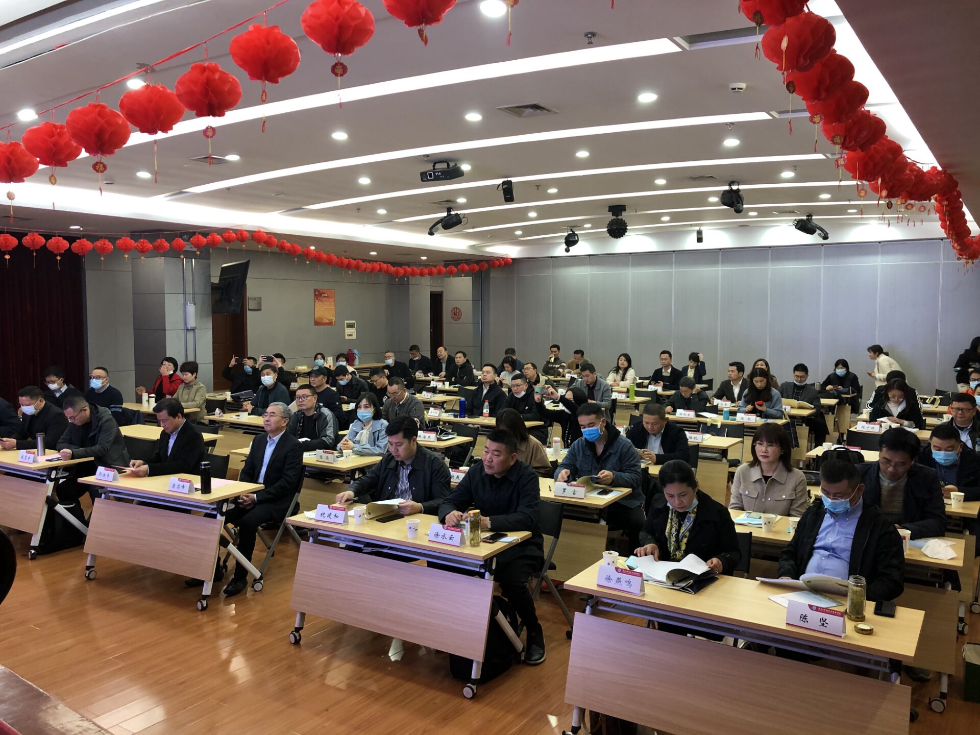 j9国际站备用幼贷高管赴武汉大学进建