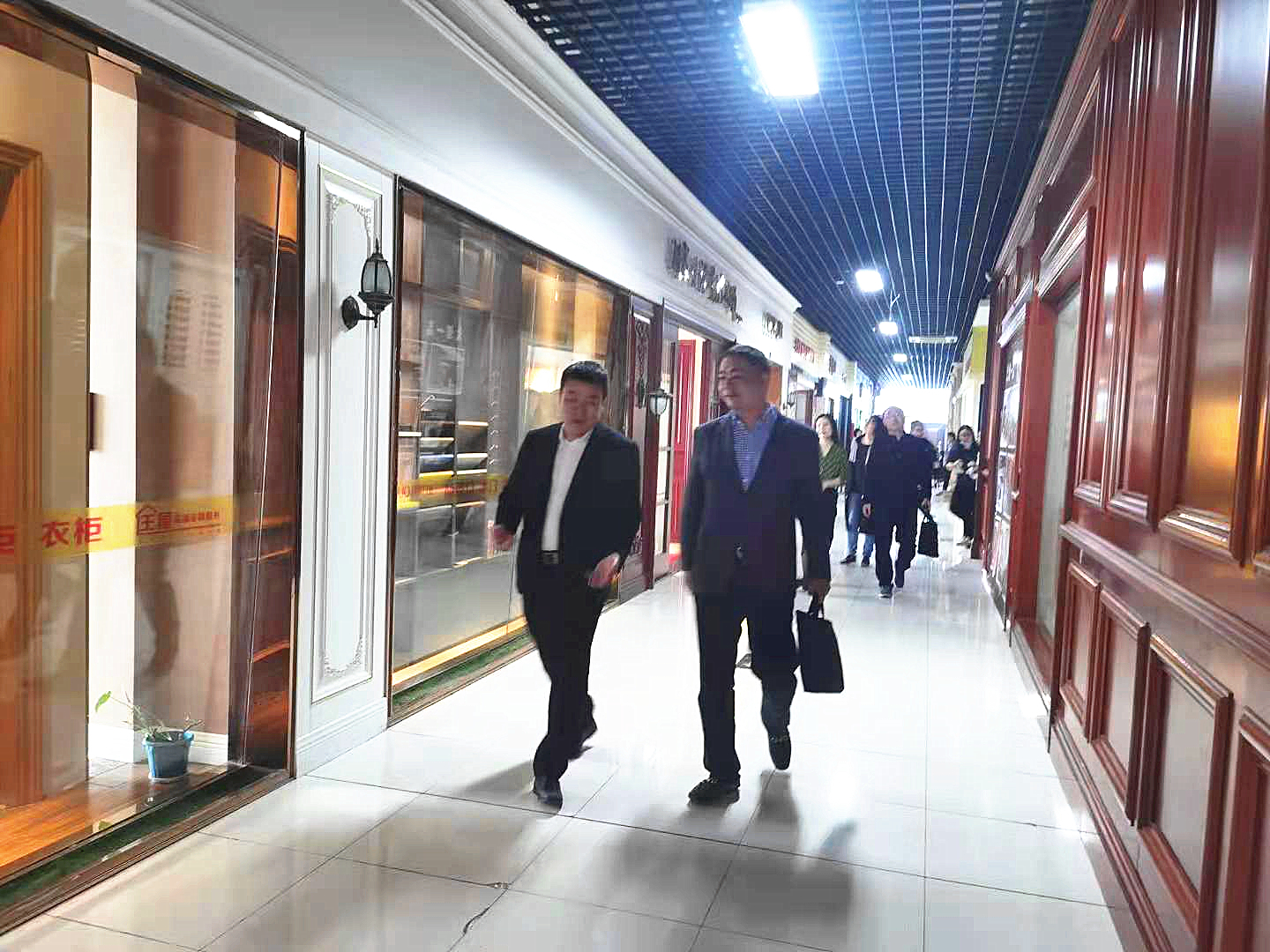 j9国际站备用市场参与全市职工行列情况调研领导座谈会