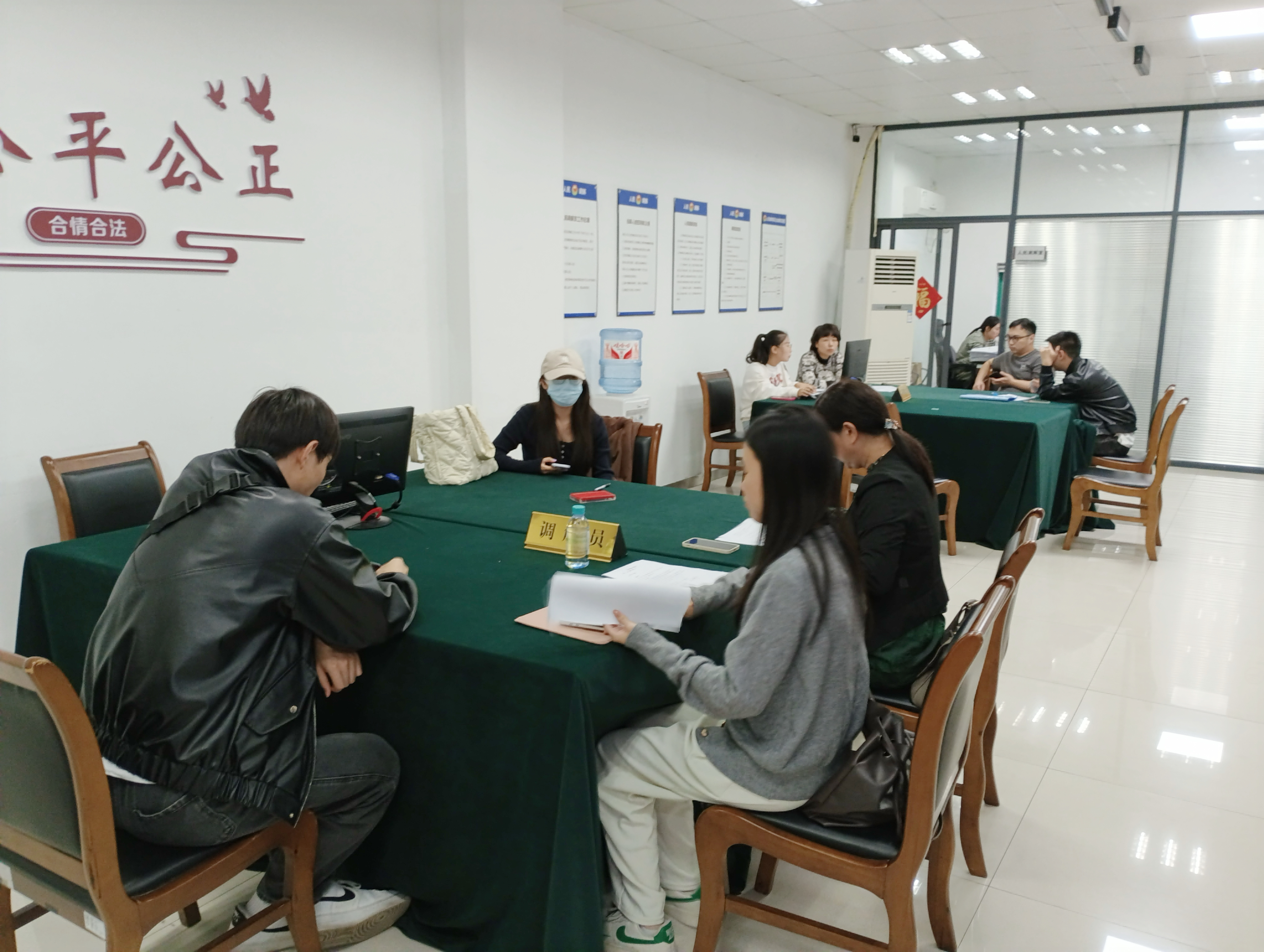 排解显温情，贸易大水中的信赖与沉生